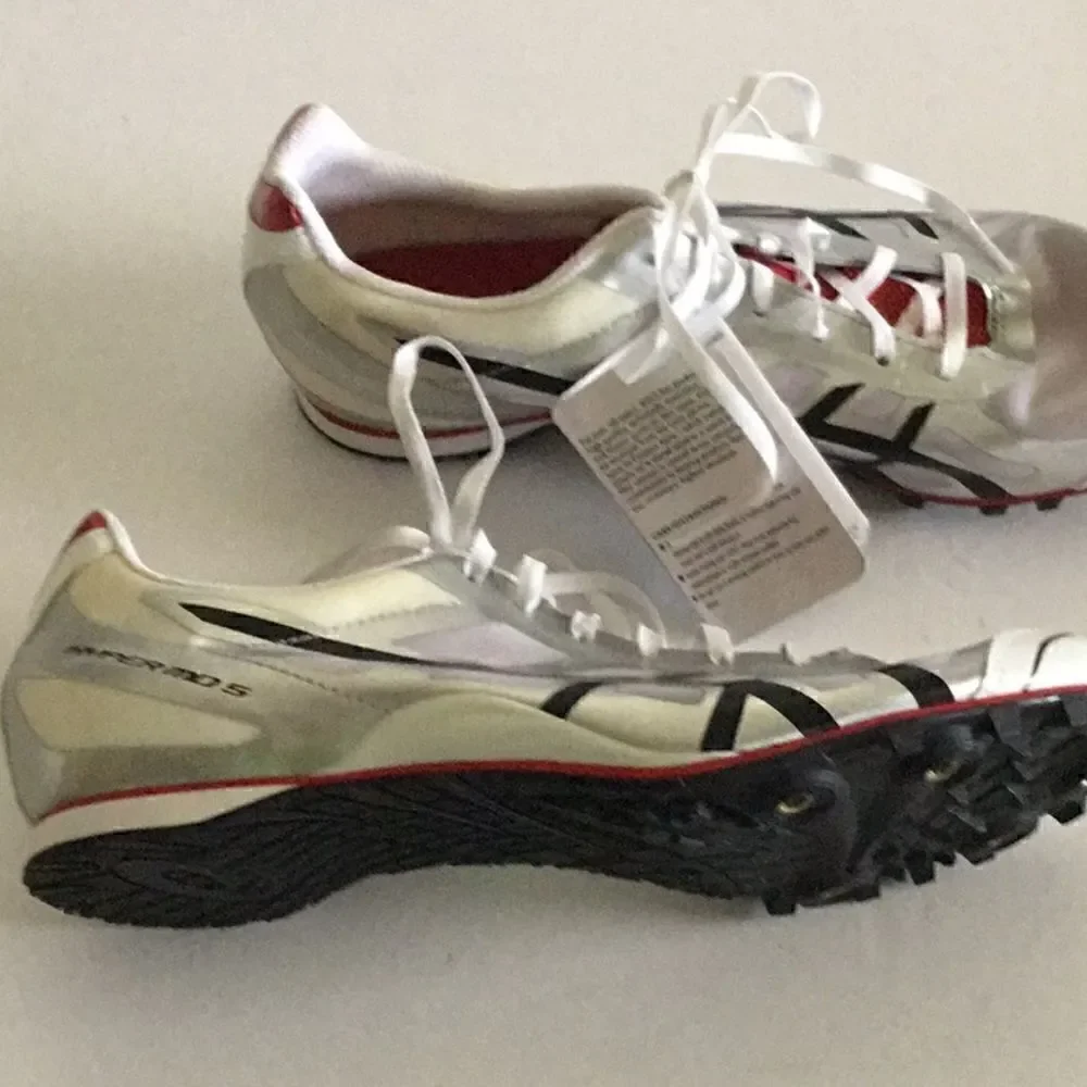 ASICS track shoes in size 8 1/2 NEW HYPER MD 5